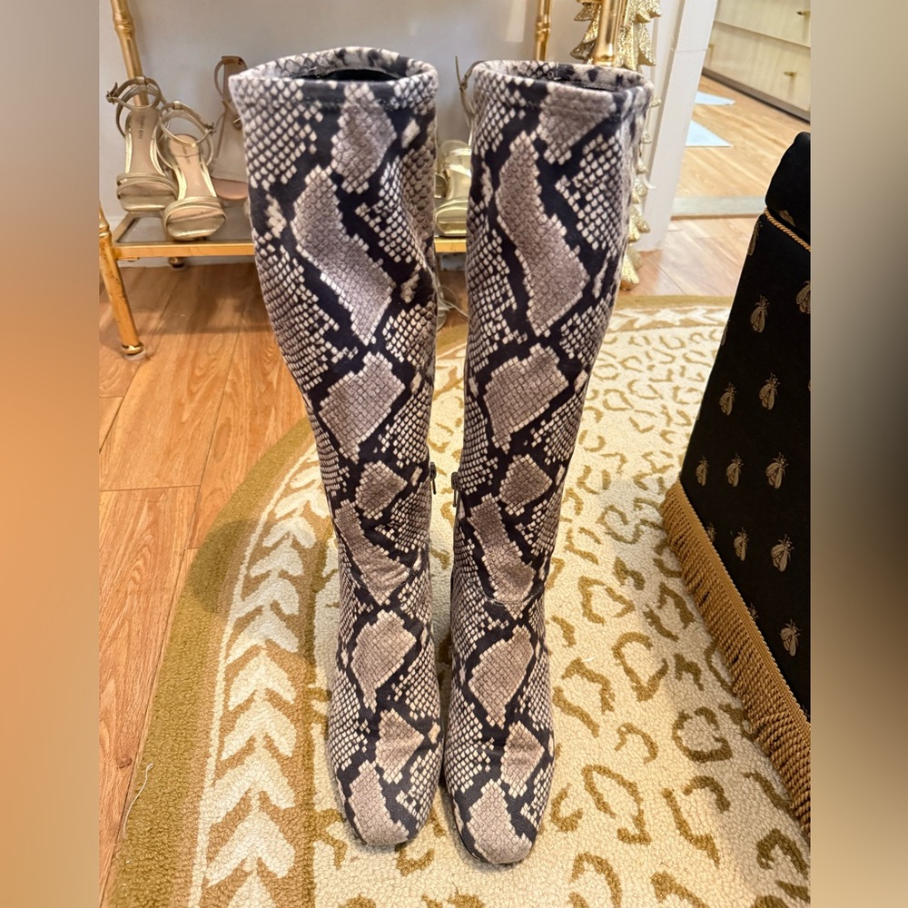 Steve Madden Dexie Slim Fit Knee High Block Heel Boot - Picture 4 of 10